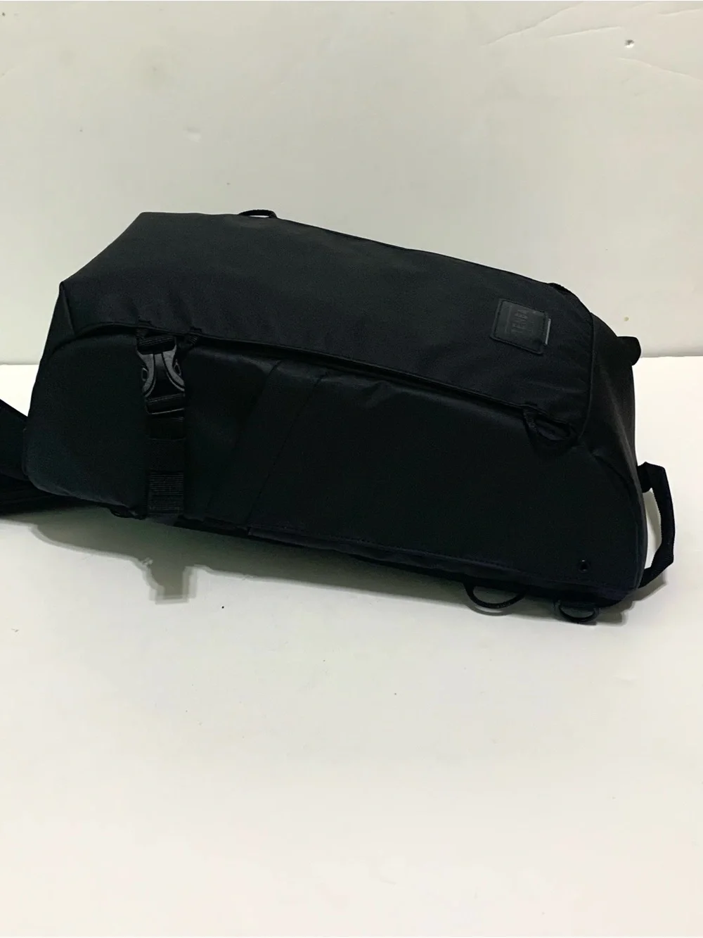 TENBA Solstice V2 12L Black Sling for Camera Equipment Lenses - Like New